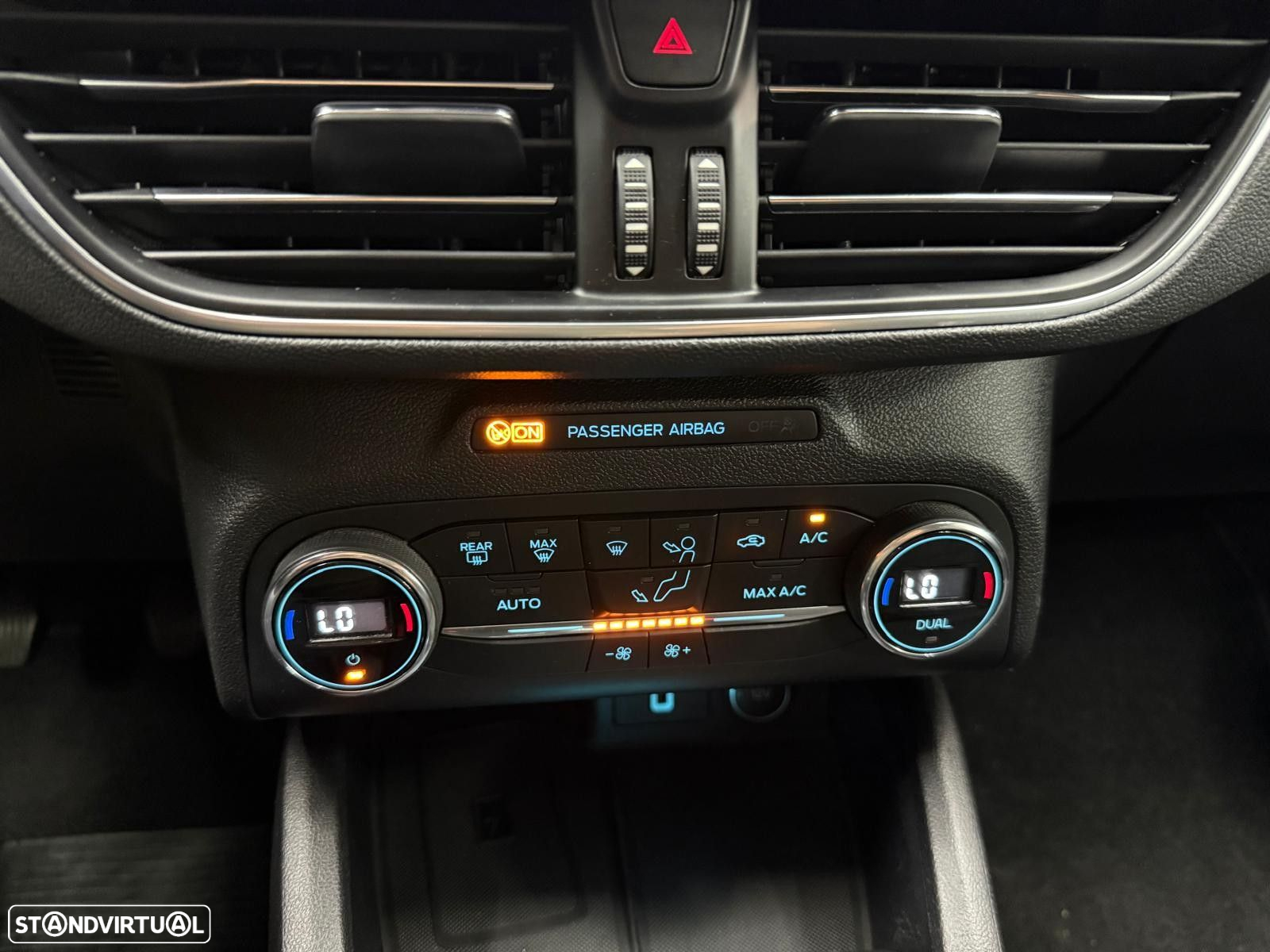 Ford Focus 1.0 EcoBoost Titanium - 27