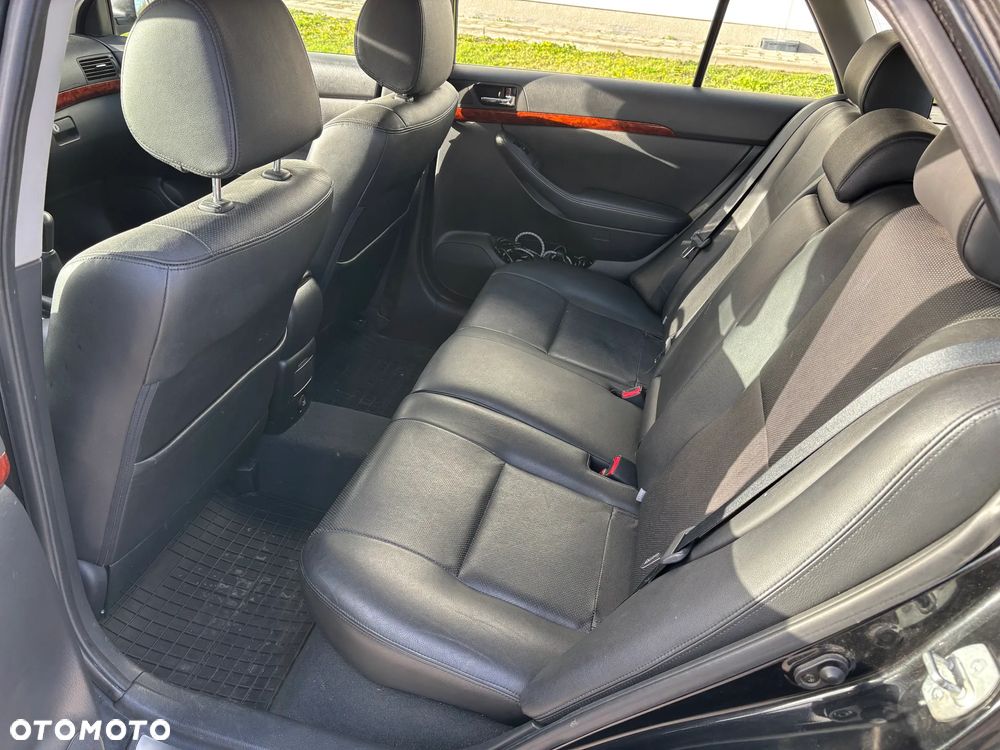Toyota Avensis 2.0 D-4D Prestige - 11