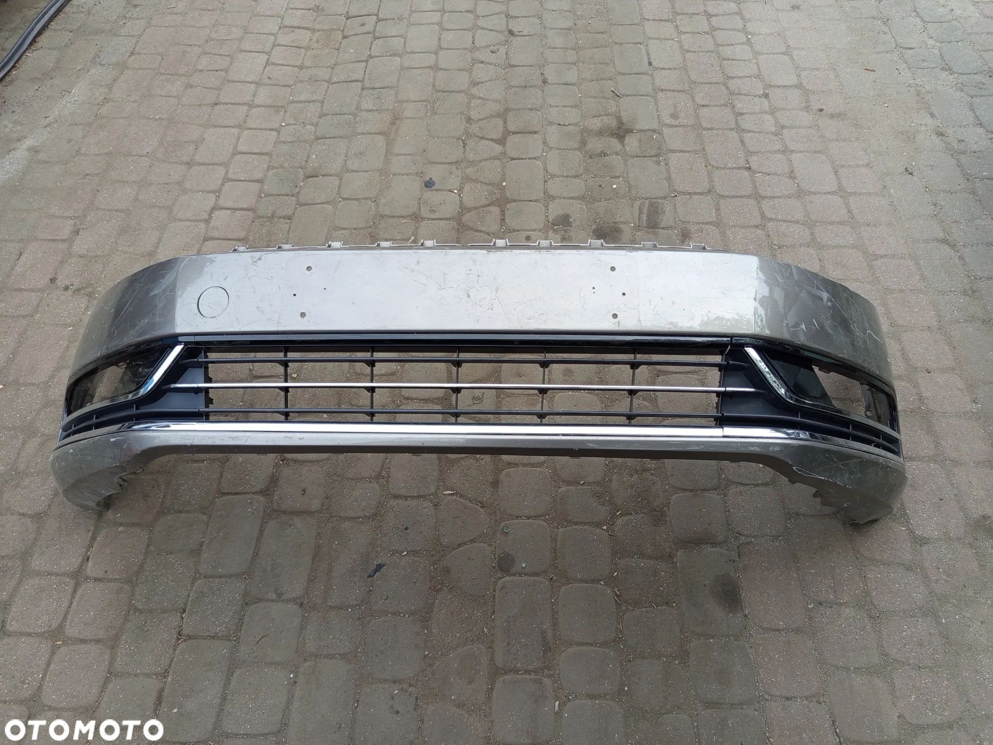ZDERZAK PRZEDNI VOLKSWAGEN PASSAT B7 - 1