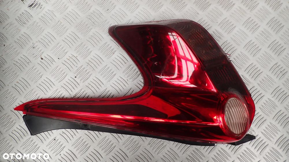 LAMPA PRAWY TYŁ NISSAN JUKE - 1