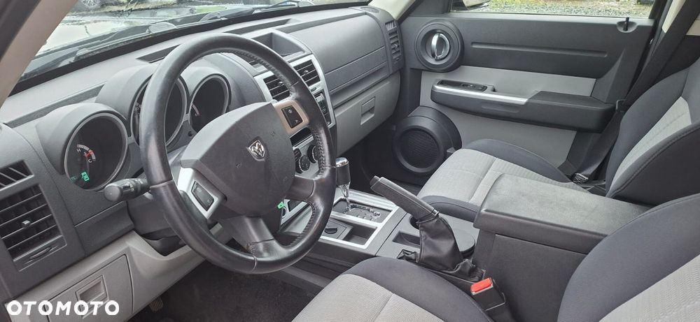 Dodge Nitro 2.8 CRD DPF Automatik SXT - 11