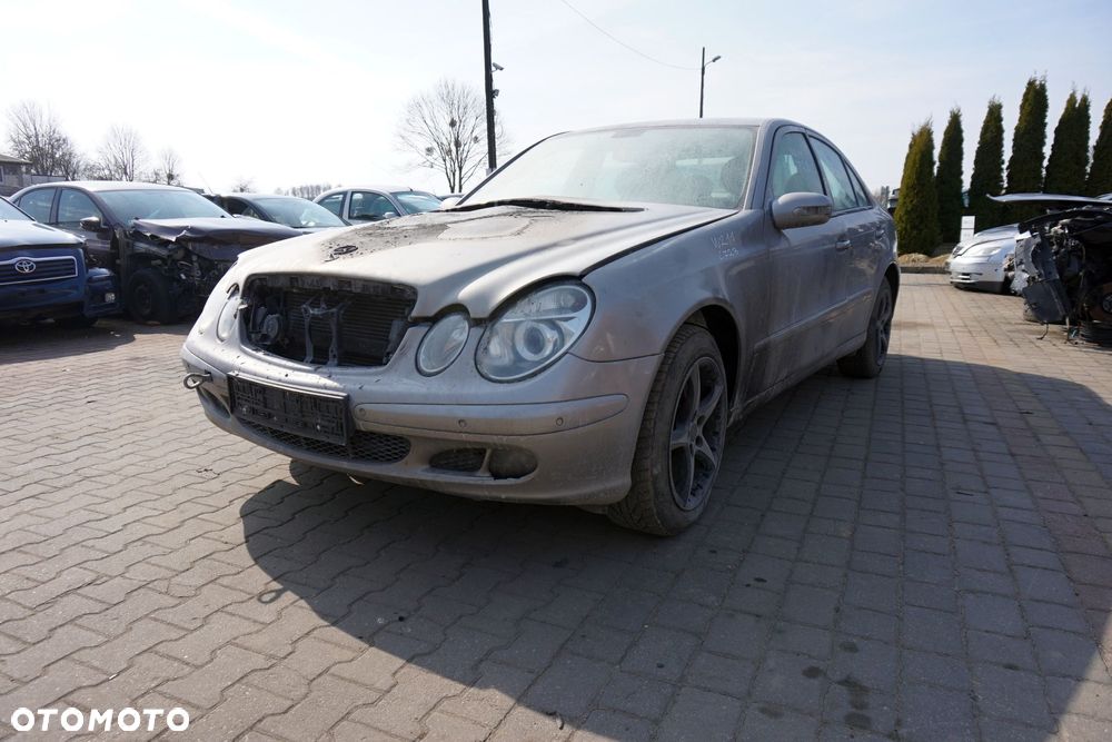 MERCEDES E-KLASA W211 SEDAN 2004 723 2.6 V6 M112913 175KM 722696 SREBRNY CUBANITE na części - 1
