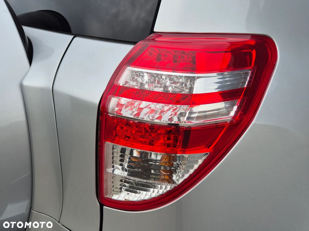 Toyota RAV4 2.0 VVT-i Sol - 34
