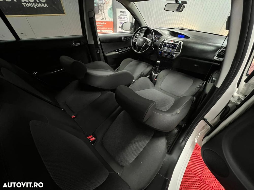 Hyundai i20 - 20