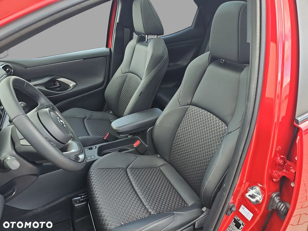 Mazda 2 Hybrid - 11