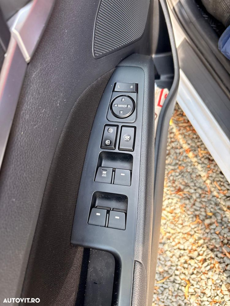 Hyundai Elantra 1.6 MPi Comfort - 10