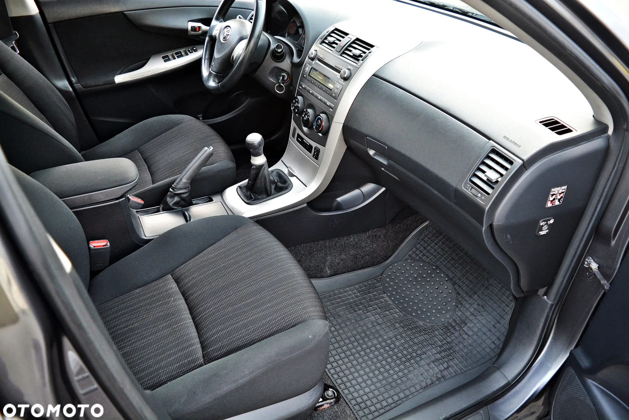 Toyota Corolla 1.6 VVT-i Sol - 9