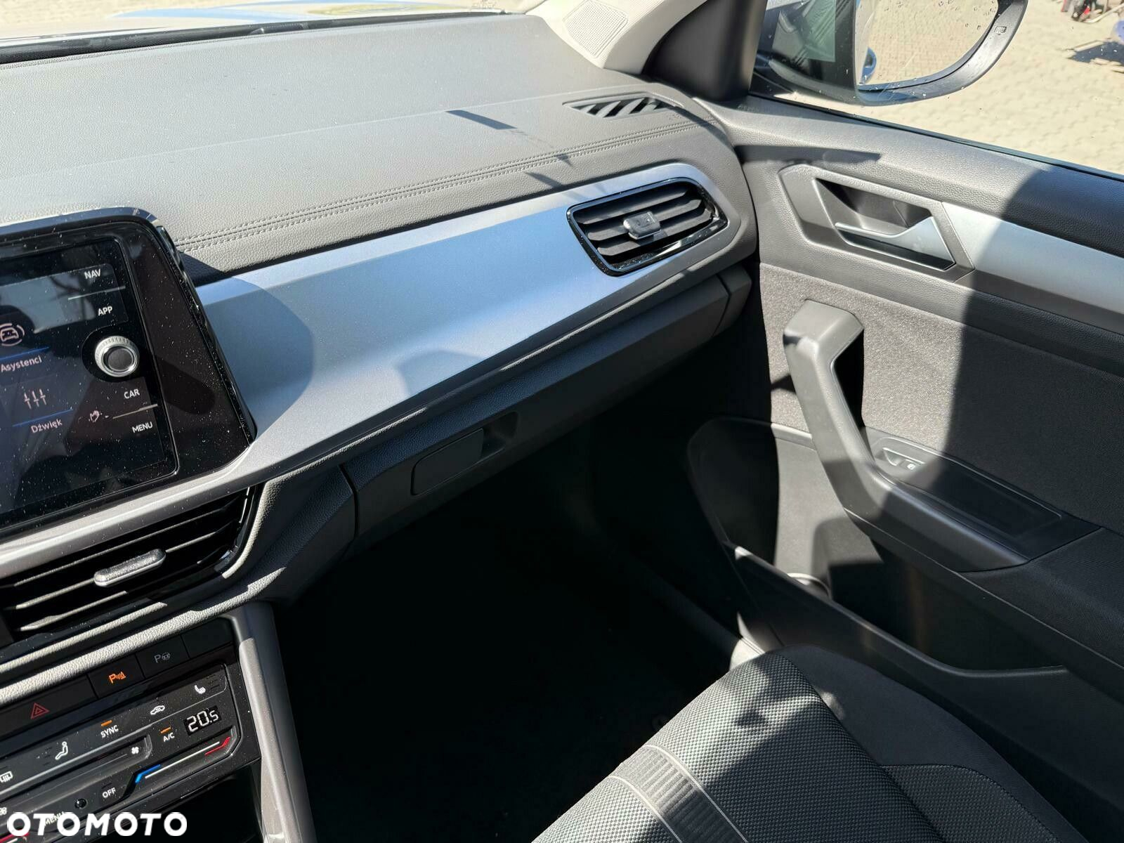 Volkswagen T-Roc - 27