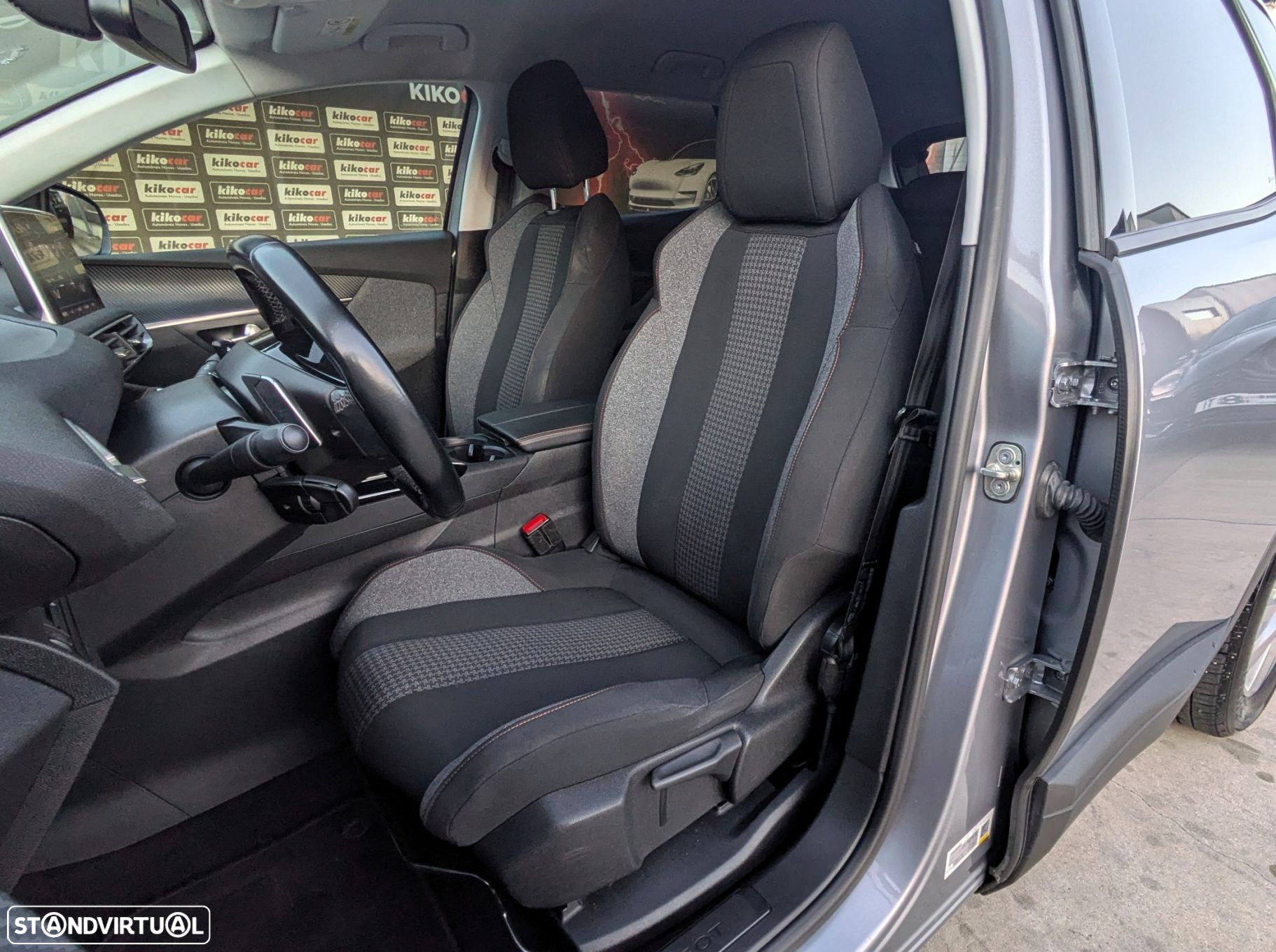 Peugeot 3008 1.5 BlueHDi Active Pack EAT8 - 24