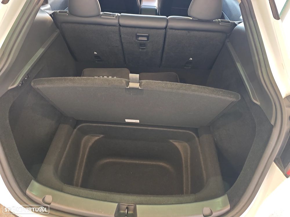 Tesla Model Y Performance Dual Motor AWD - 26