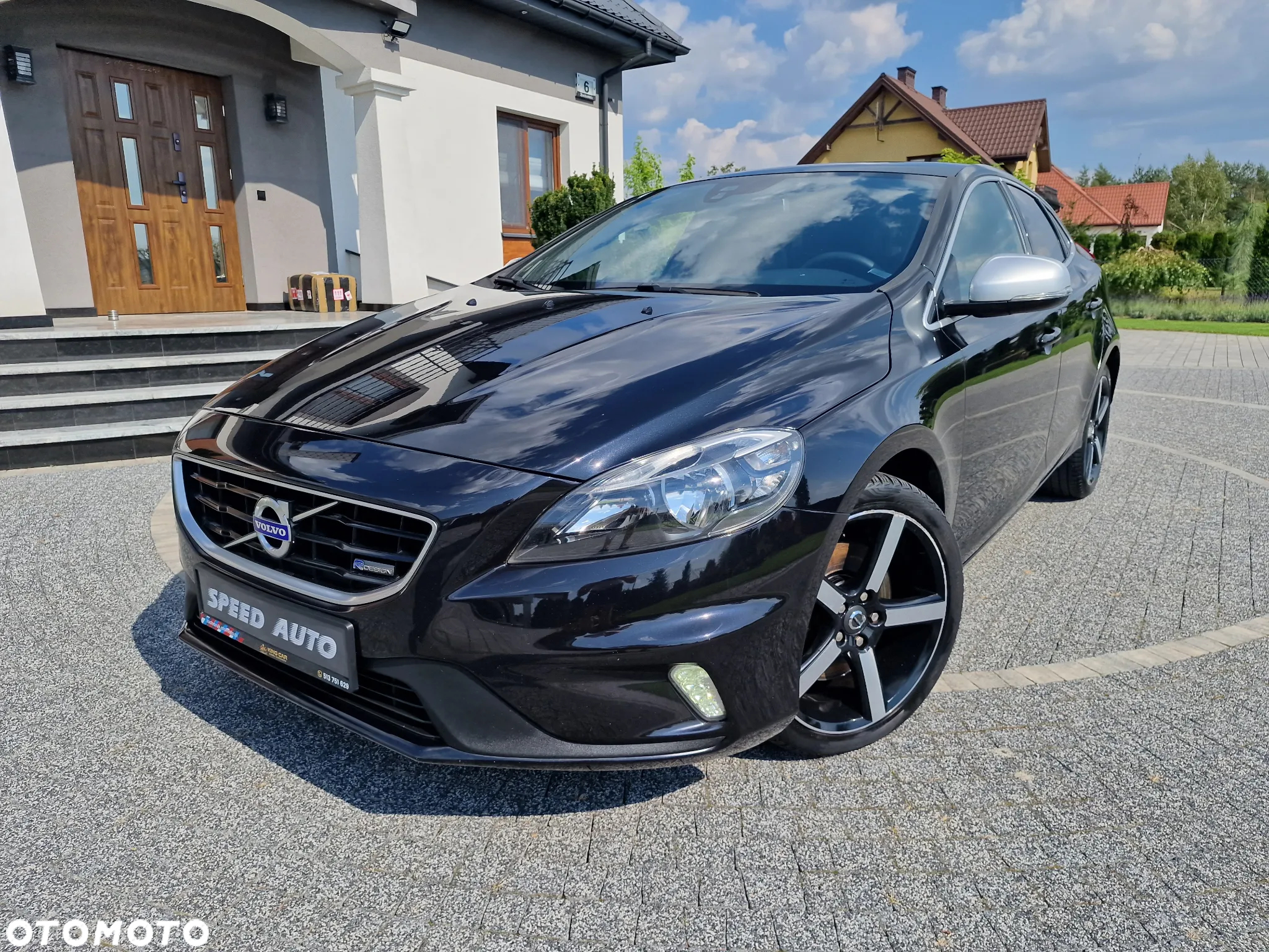 Volvo V40 D4 Drive-E R-Design Summum - 9