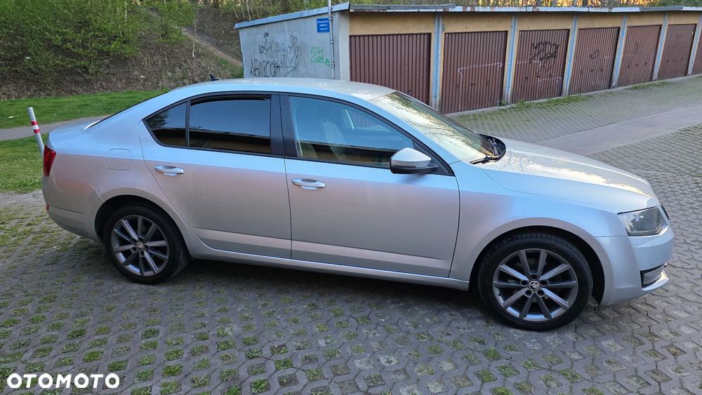 Skoda Octavia 2.0 TDI Style DSG - 4