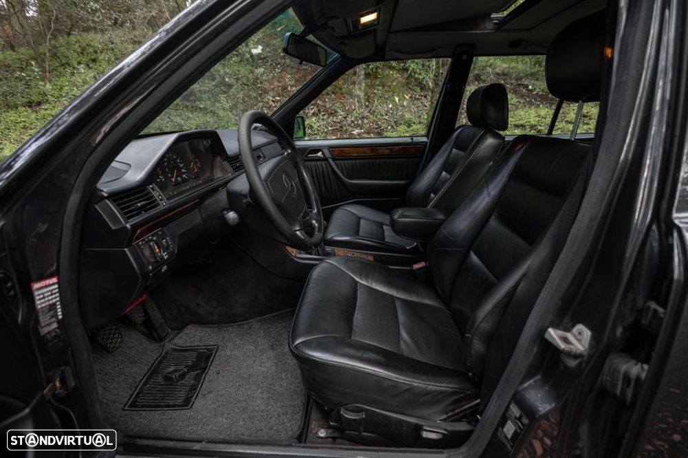 Mercedes-Benz E 220 Standard - 11