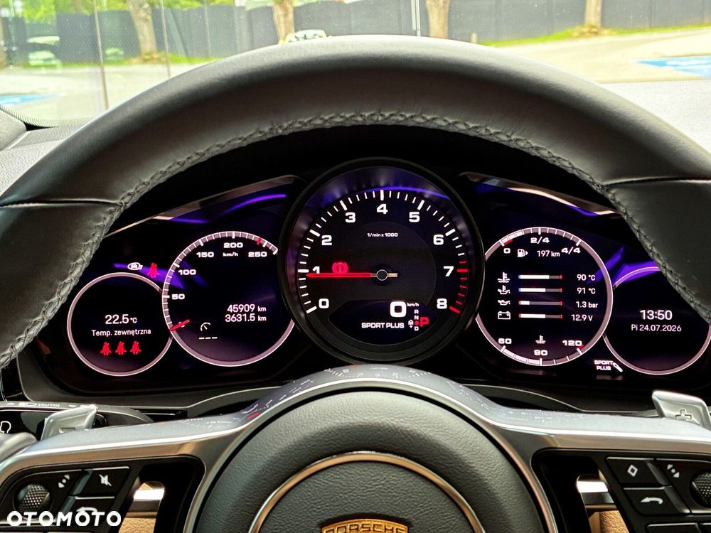 Porsche Cayenne - 27