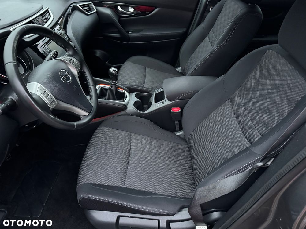 Nissan Qashqai 1.6 DCi N-Connecta - 6