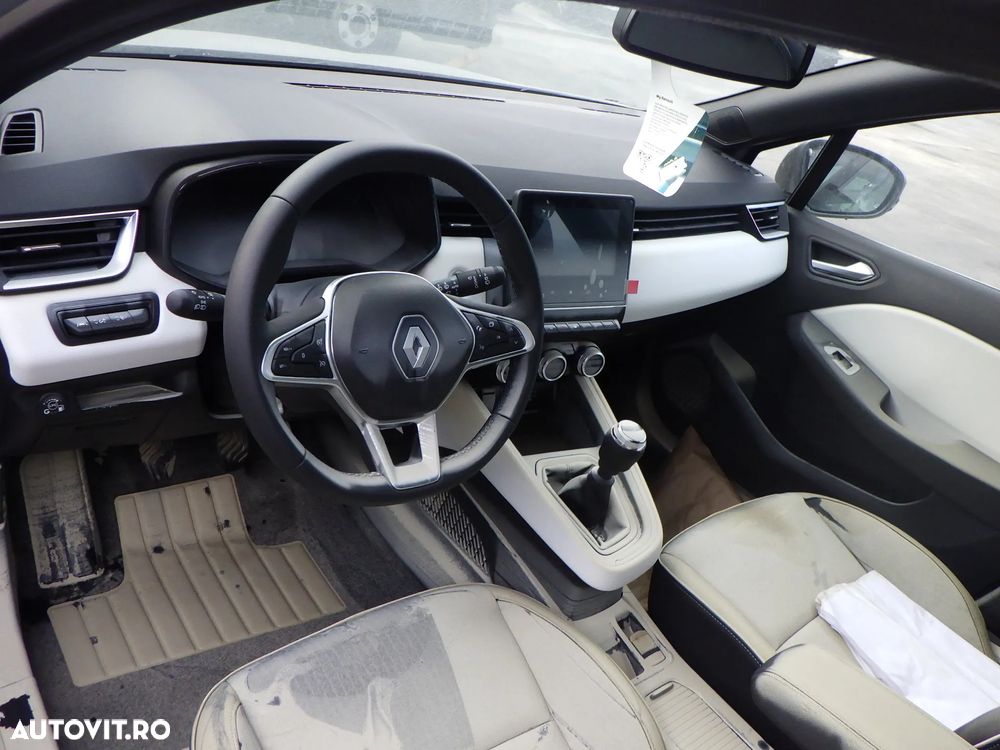 Dezmembrez Renault CLIO ,1.0 TCE , AN 2023 , Benzina - 4