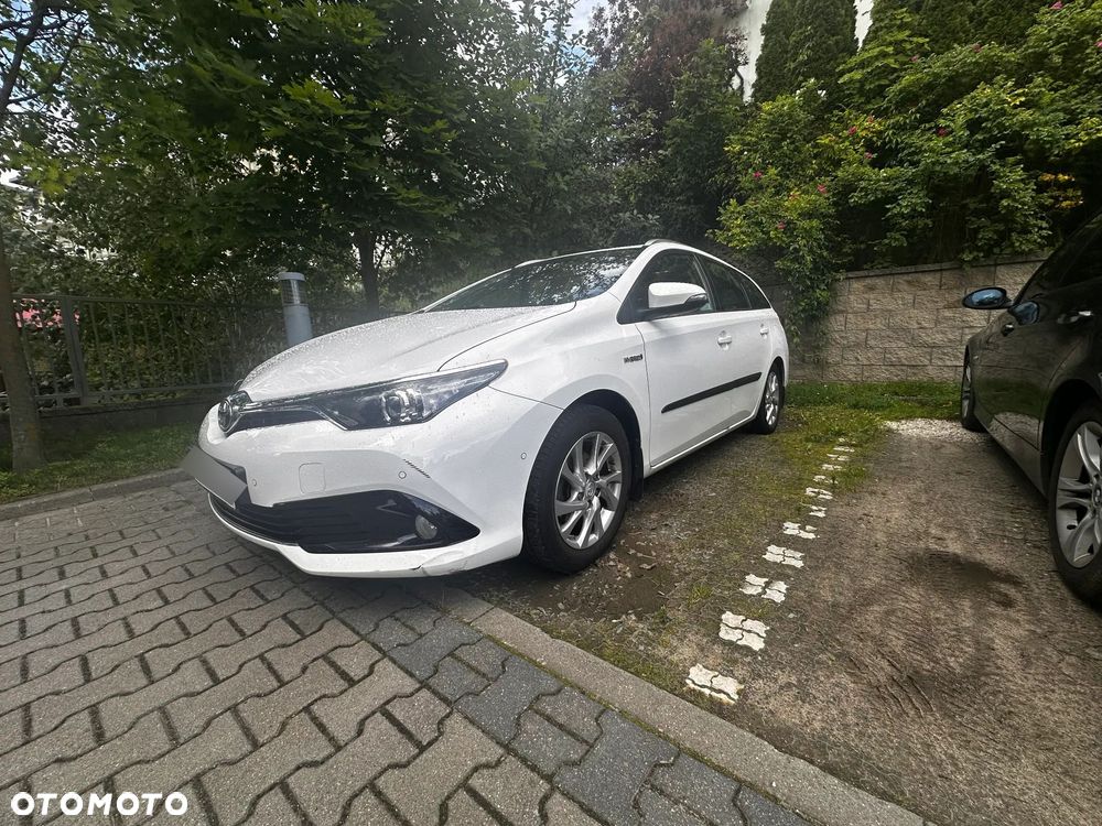 Toyota Auris Hybrid 135 Premium - 3