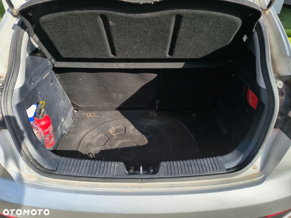 Kia Rio 1.2 L - 5