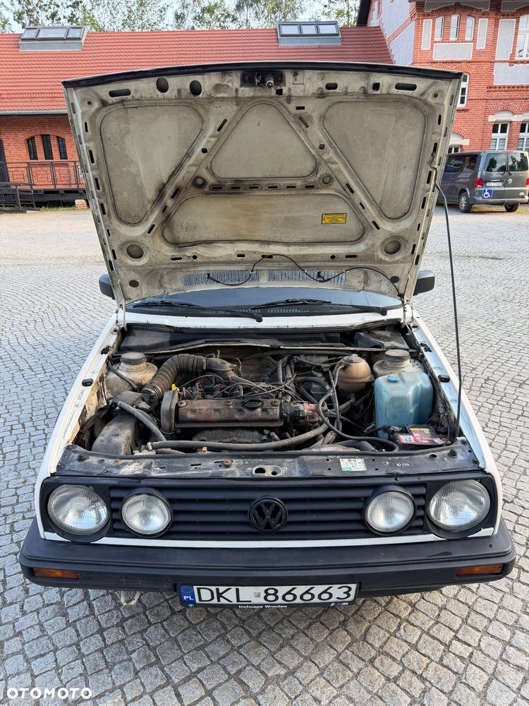Volkswagen Golf 1.3 - 24