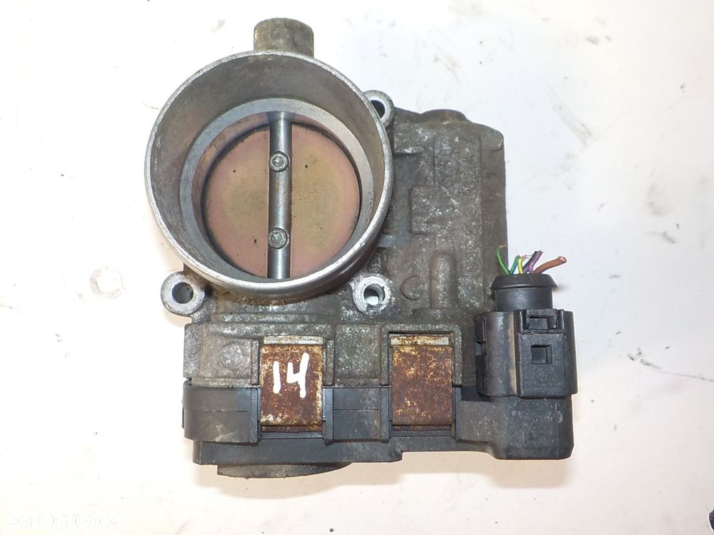 VOLKSWAGEN GOLF V 1.6 FSI PRZEPUSTNICA 03C133062A - 2