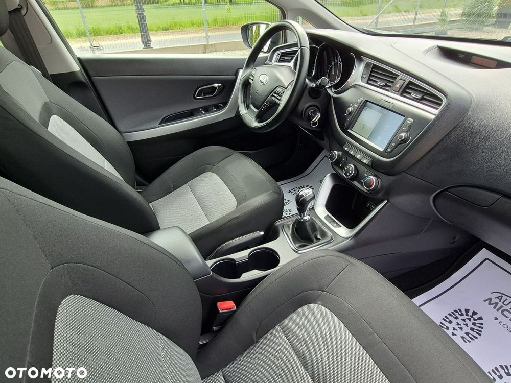 Kia Ceed - 16