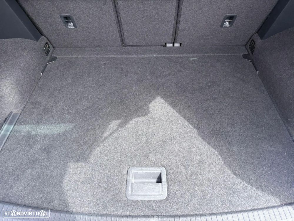 VW Tiguan 2.0 TDI R-Line - 29
