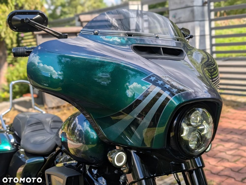 Harley-Davidson Touring Street Glide - 2