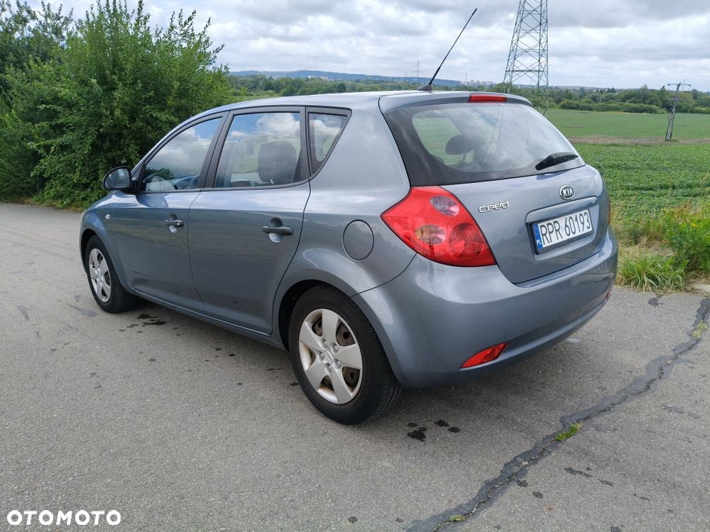 Kia Ceed - 5