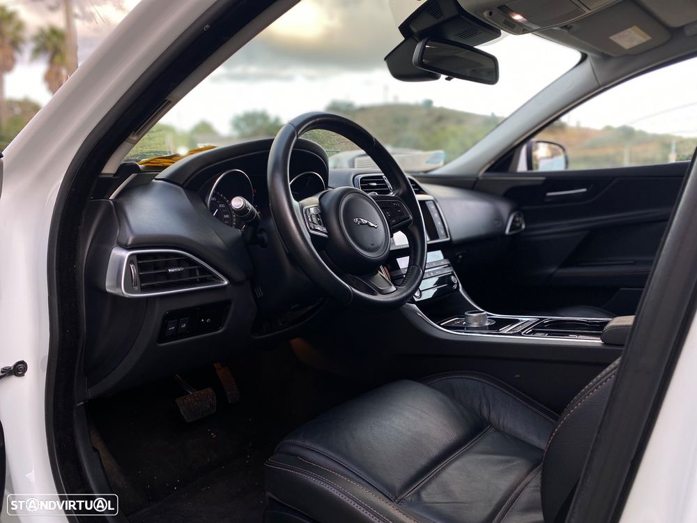 Jaguar XE 2.0 D Prestige Aut. - 6