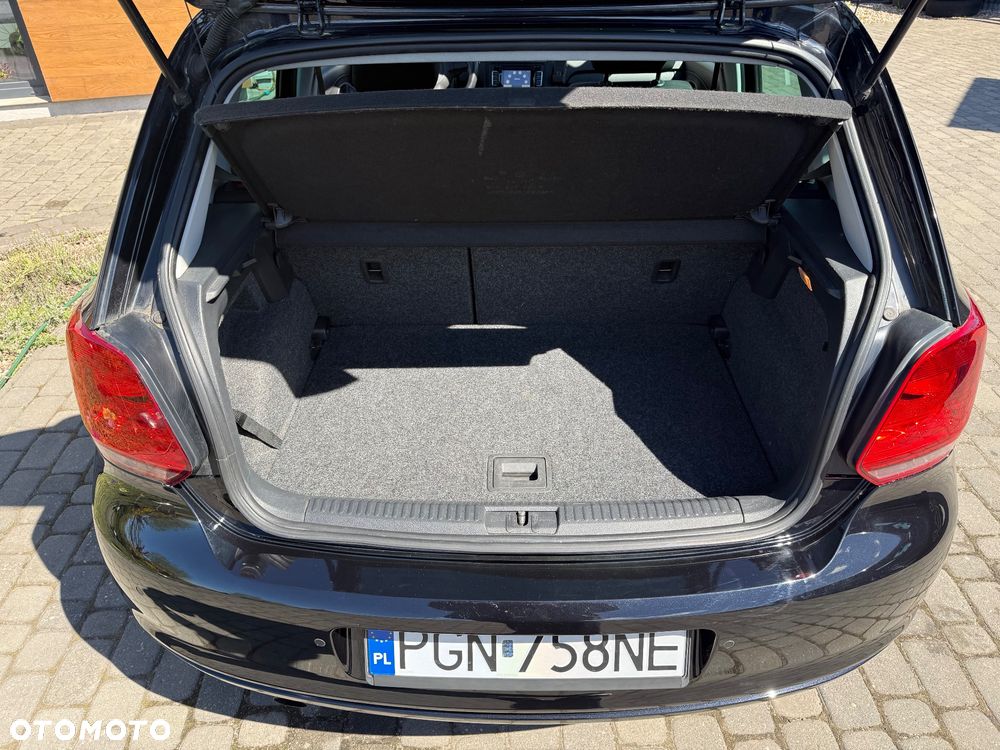 Volkswagen Polo 1.4 16V Highline - 18