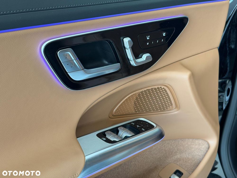 Mercedes-Benz Klasa E 220 d mHEV 4-Matic Exclusive 9G-Tronic - 17