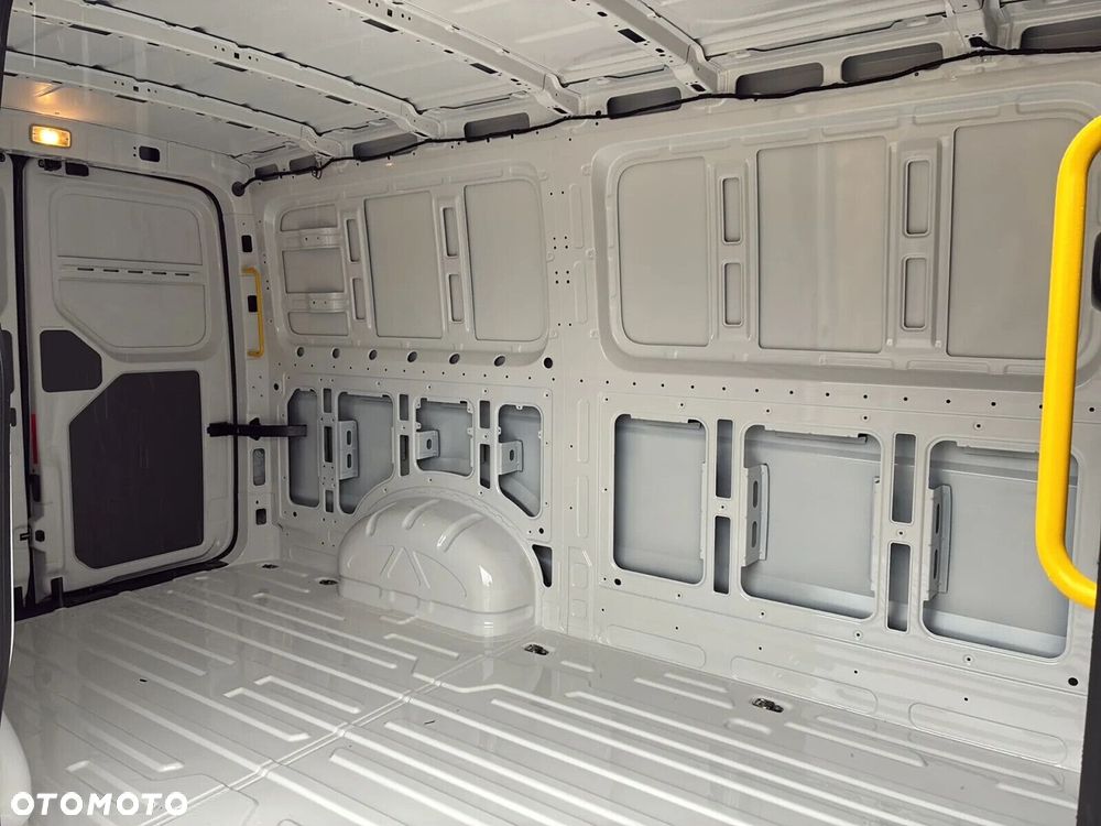 Volkswagen Crafter 35 Furgon L3/H2, 2.0TDI 140KM, r.o. 3640 - 11