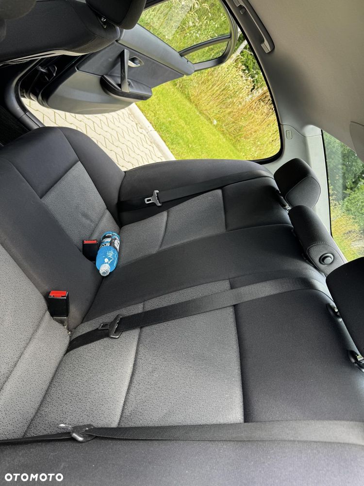 BMW Seria 3 320i - 10
