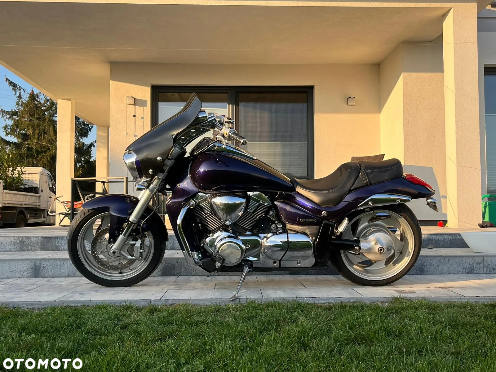 Suzuki Intruder - 16