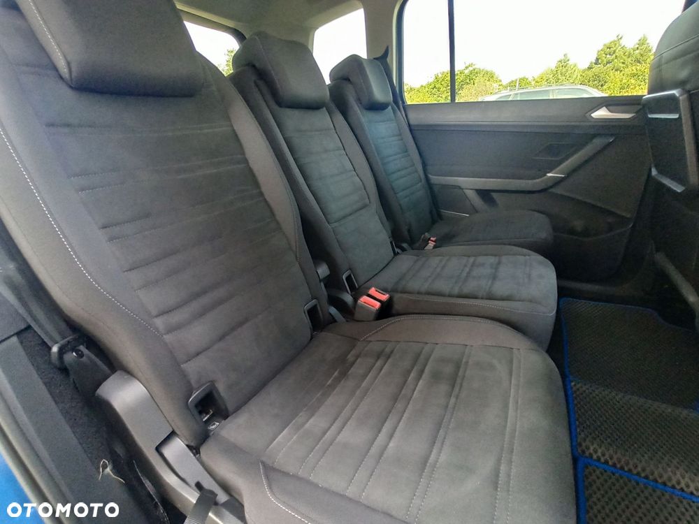 Volkswagen Touran - 10