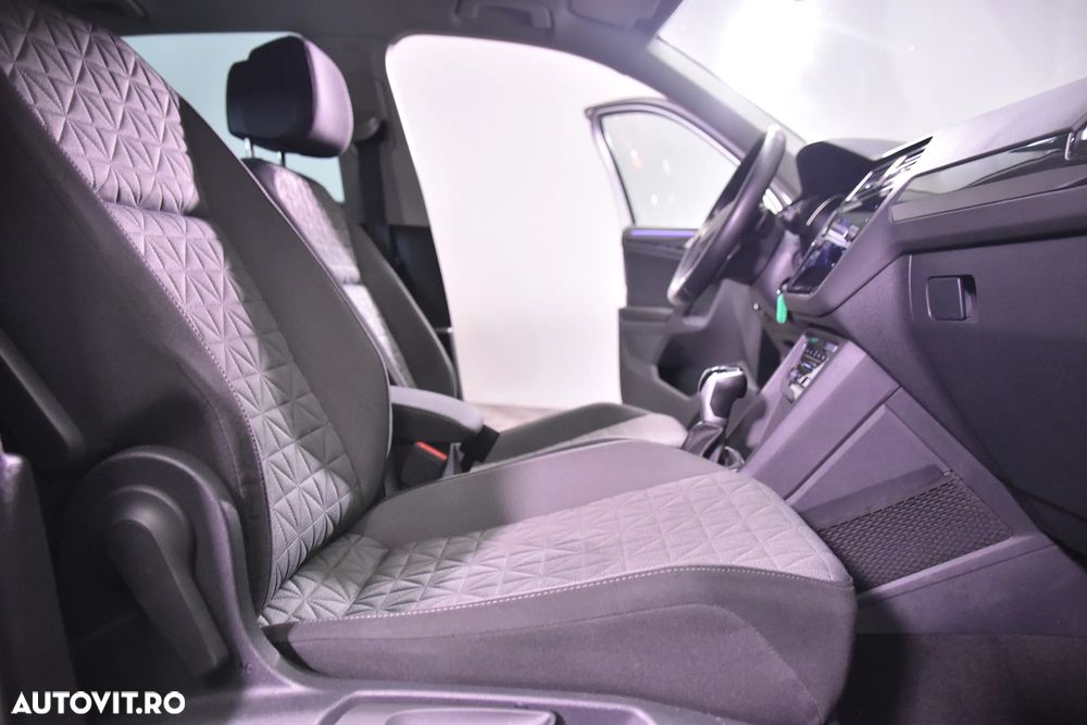 Volkswagen Tiguan - 12