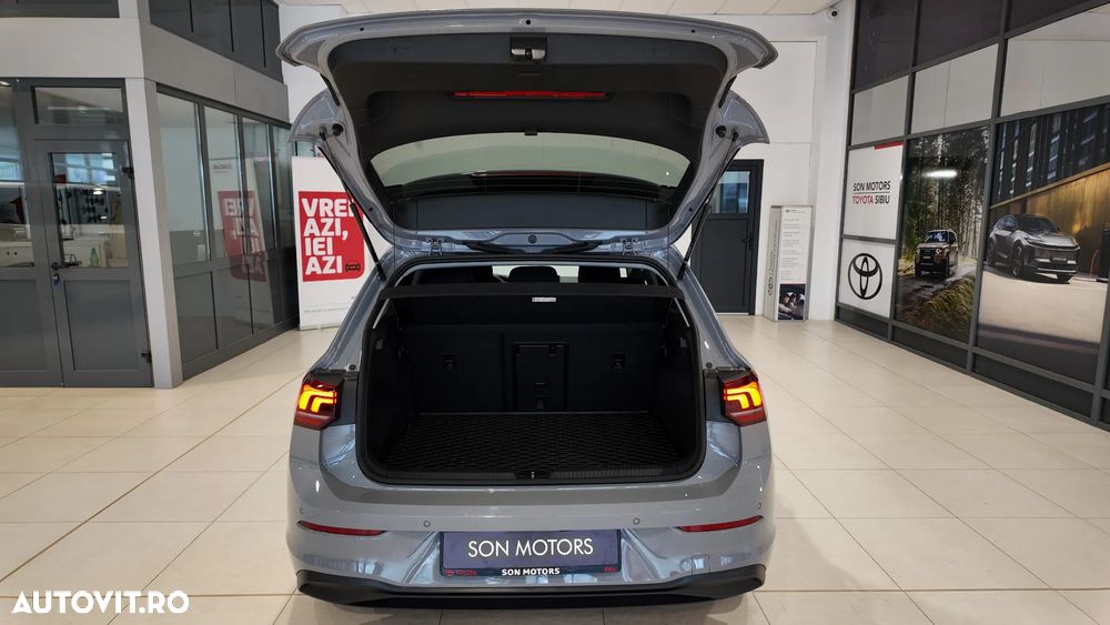 Volkswagen Golf 1.5 eTSI DSG MHEV Life - 38