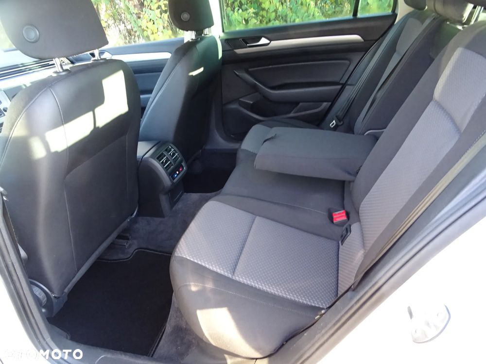 Volkswagen Passat Variant 2.0 TDI BMT Comfortline DSG - 10