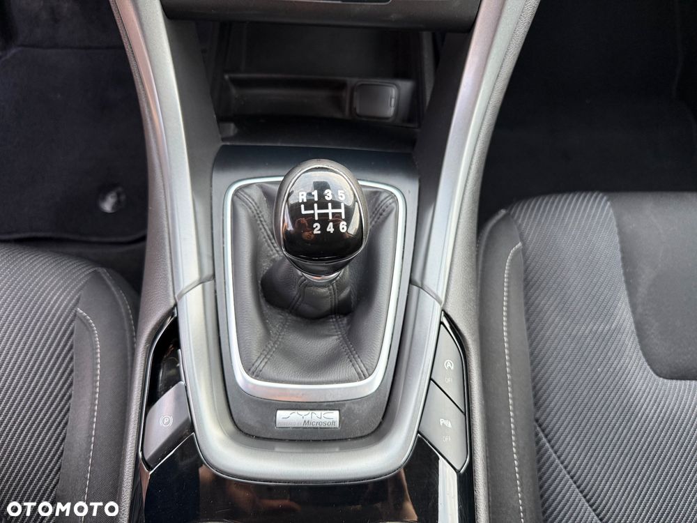 Ford Mondeo 1.5 EcoBoost Ambiente - 22