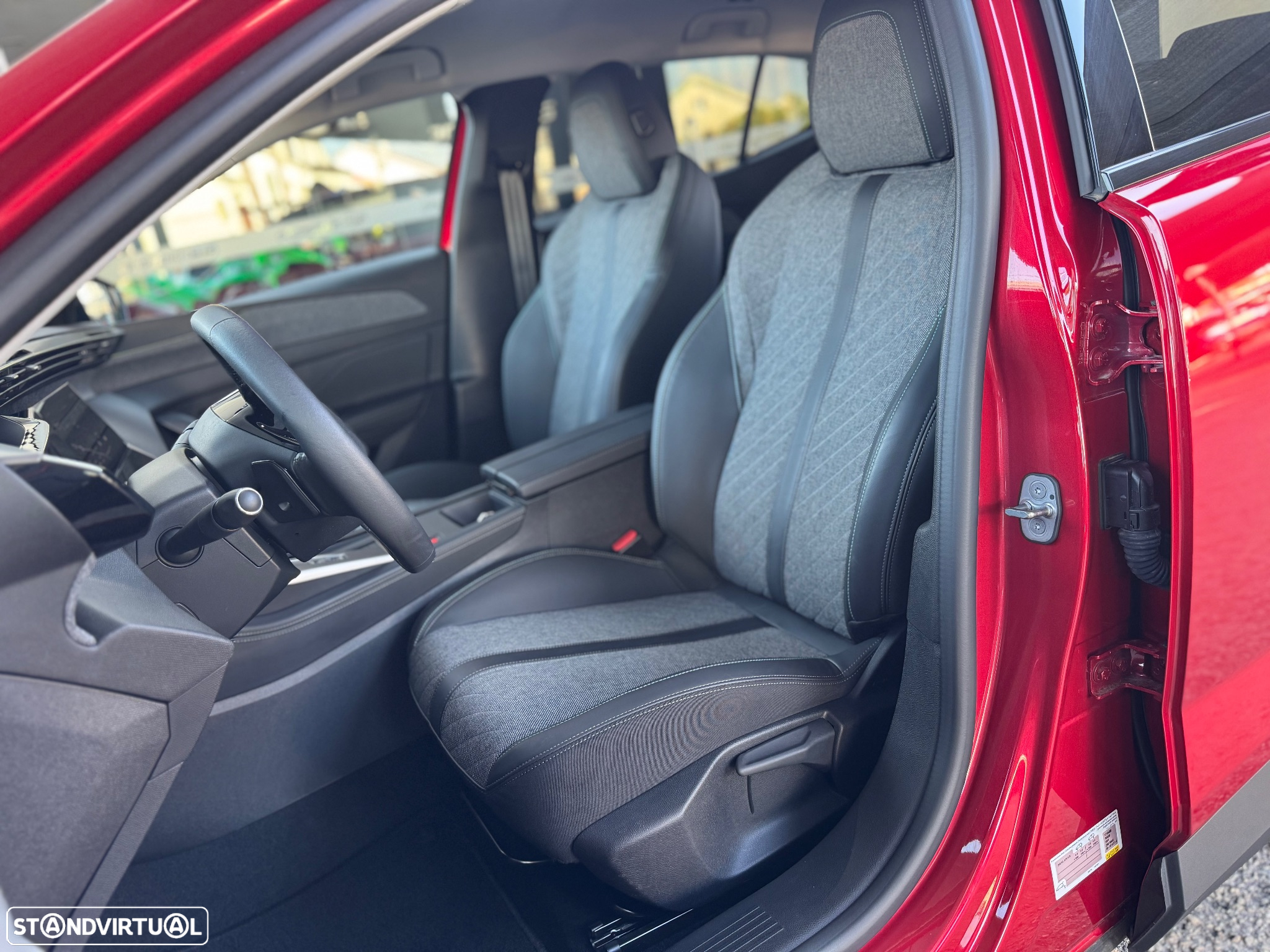 Peugeot 408 1.2 PureTech Allure Pack EAT8 - 17