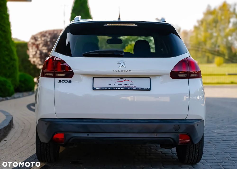 Peugeot 2008 1.2 Pure Tech Style EU6 - 20