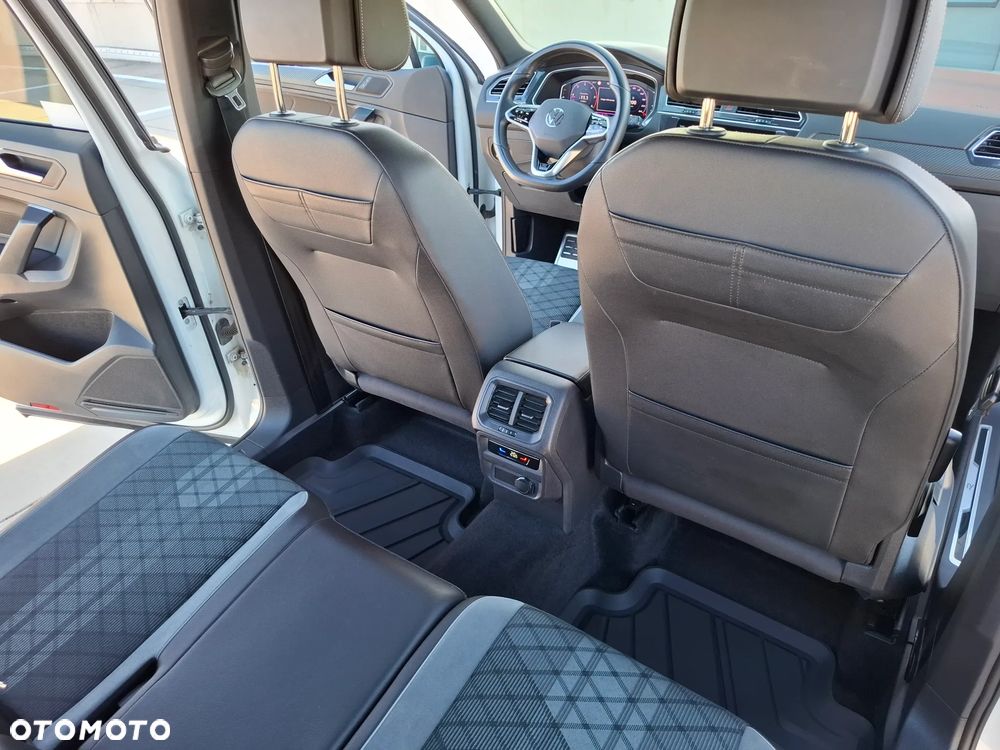 Volkswagen Tiguan Allspace 2.0 TDI R-Line DSG - 25