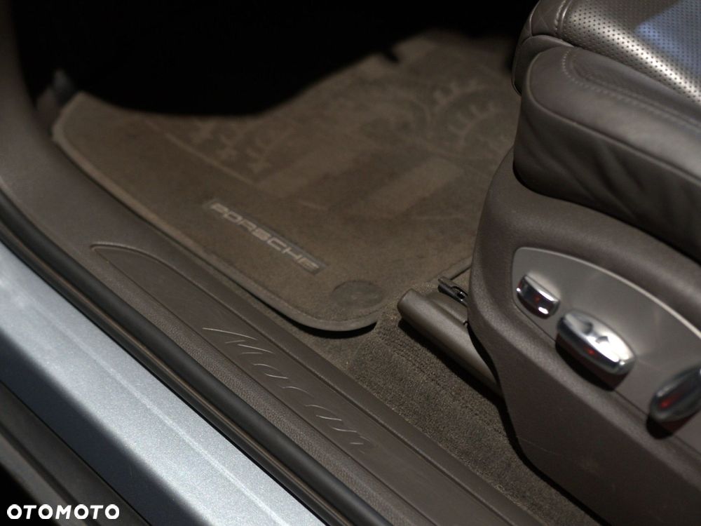 Porsche Macan Standard - 34