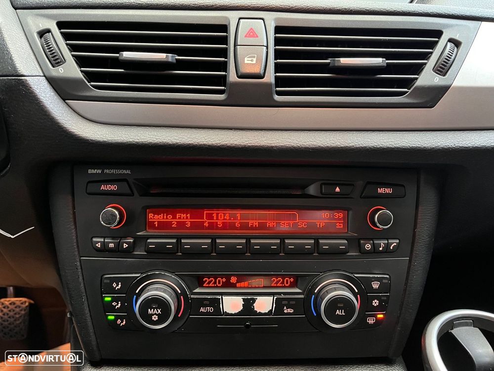 BMW X1 18 d sDrive - 16