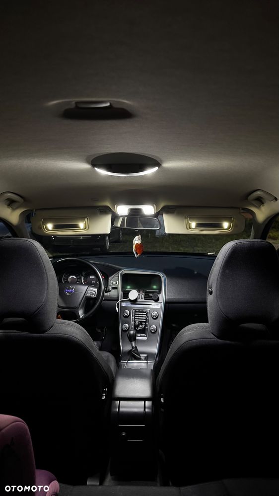 Volvo XC 60 DRIVe Momentum - 29