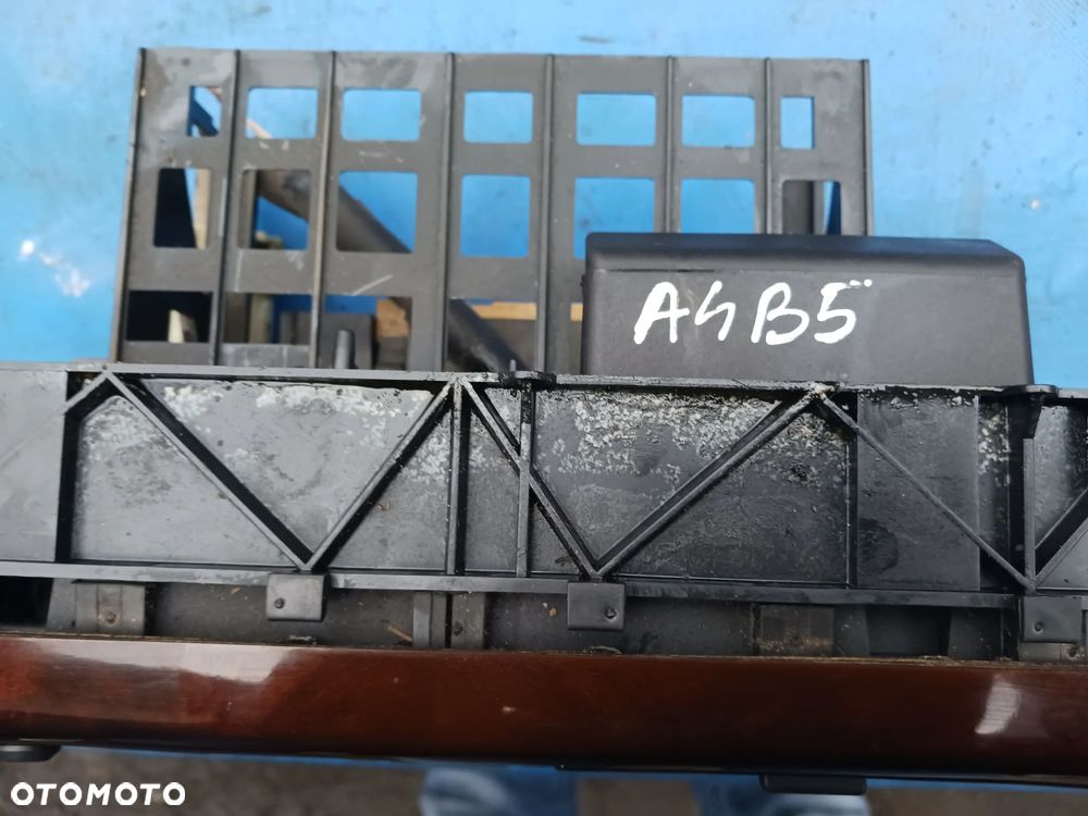 Panel środkowy konsola Audi A4 B5 ramka radia panel klimatyzacji środkowa dekory drewno drewniane KOMPLET schowek przełączniki - 3