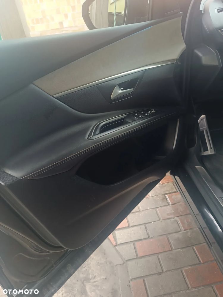 Peugeot 3008 1.6 PureTech Hybrid PHEV Active Pack S&S EAT8 - 25