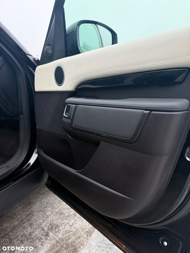 Land Rover Discovery 3.0 Si6 SE - 16
