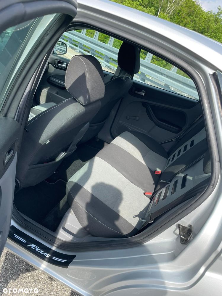 Ford Focus 1.8 TDCi Ambiente - 6