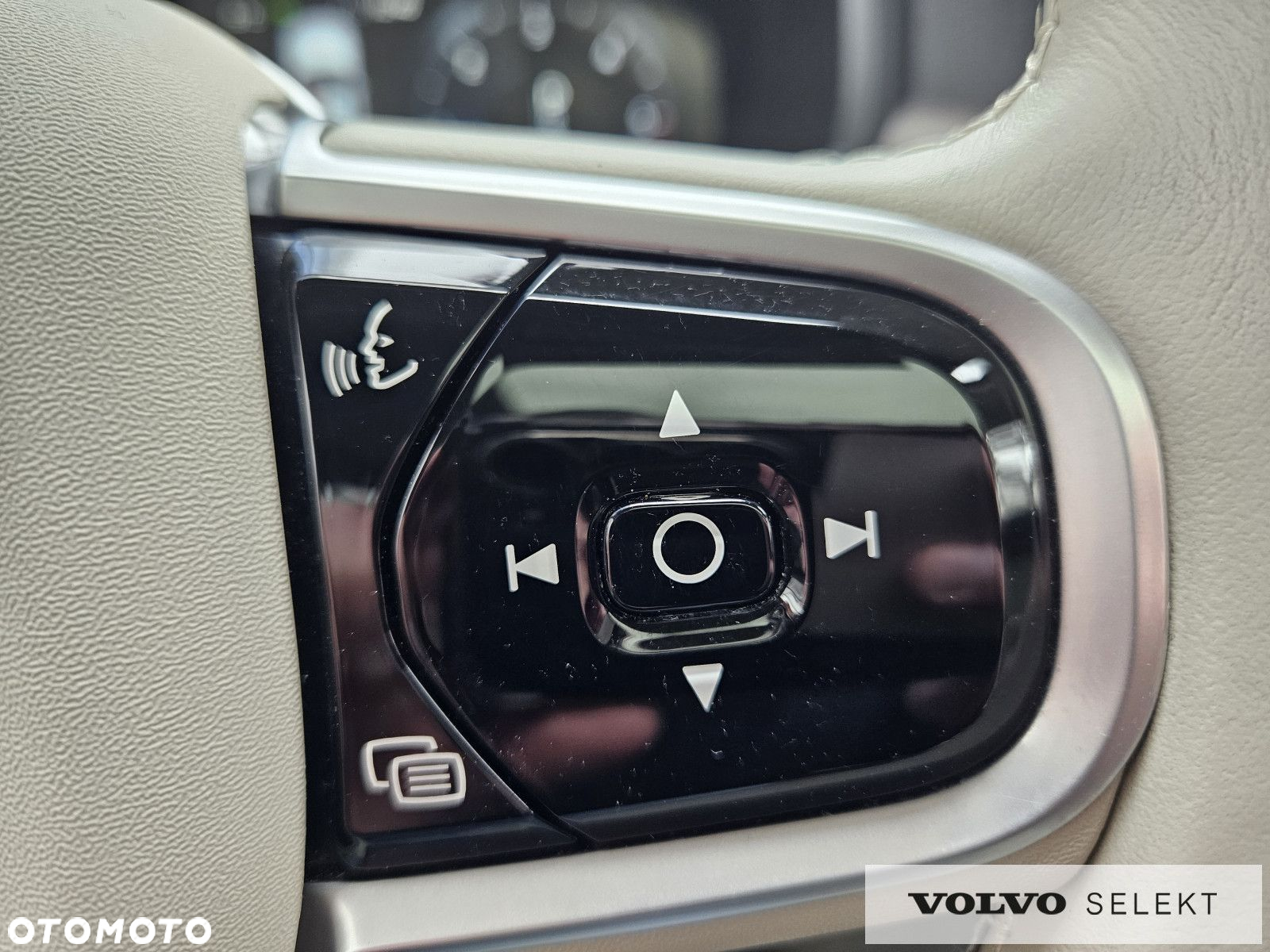 Volvo V90 Cross Country - 25